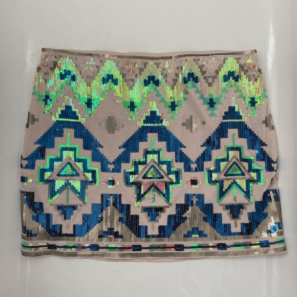 EXPRESS Sequin Aztec Mini Skirt Blush Pink Small - Picture 2 of 11